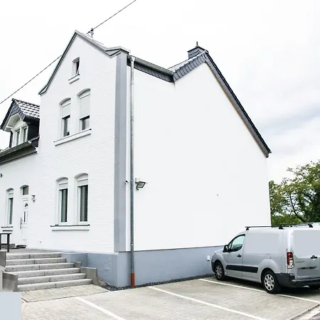 Roystein Gaestehaus アパート ヴィースバーデン